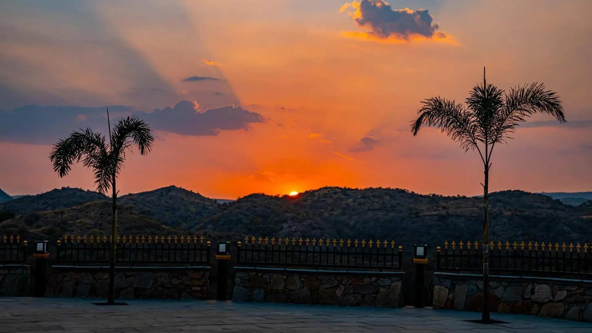 *****  Tree Of Life Vantara Resort & Spa Udaipur India