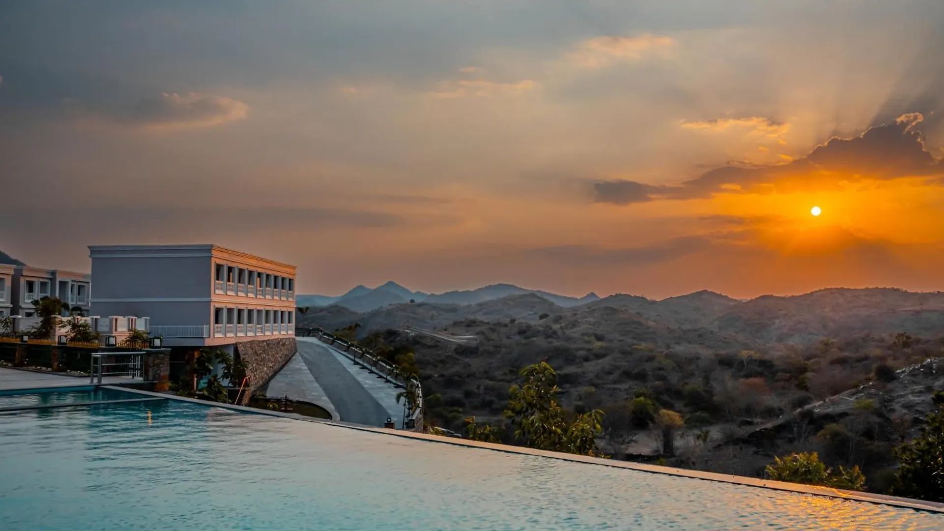 Tree Of Life Vantara Resort & Spa Udaipur