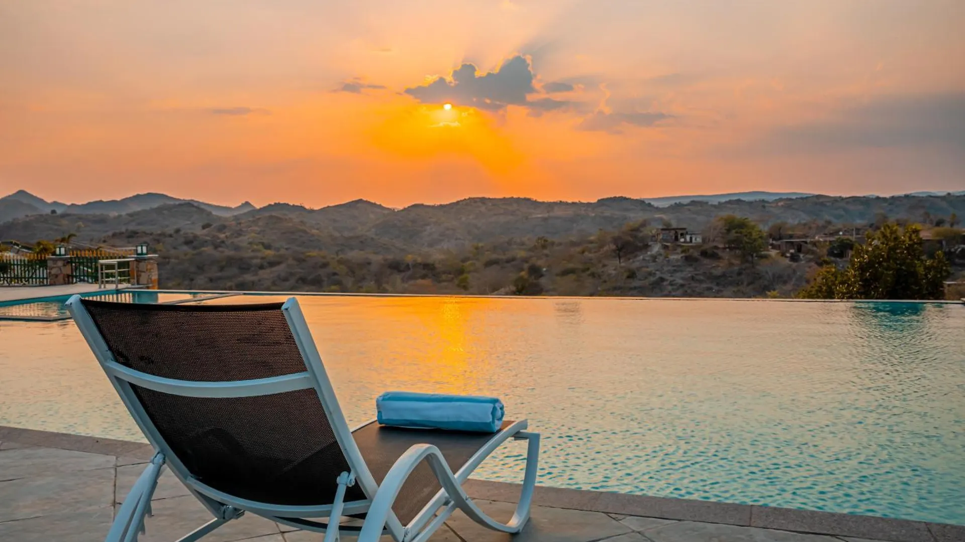 Tree Of Life Vantara Resort & Spa Udaipur 5*,  India